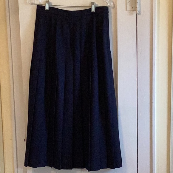 Lands’ End Wool Pleated Skirt - Picture 1 of 9